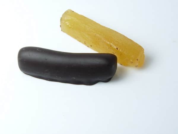 un gingembre confit enrobé de chocolat noir Guinguet