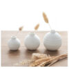 Mini vases boules de noël en porcelaine (set de 3) – Image 3
