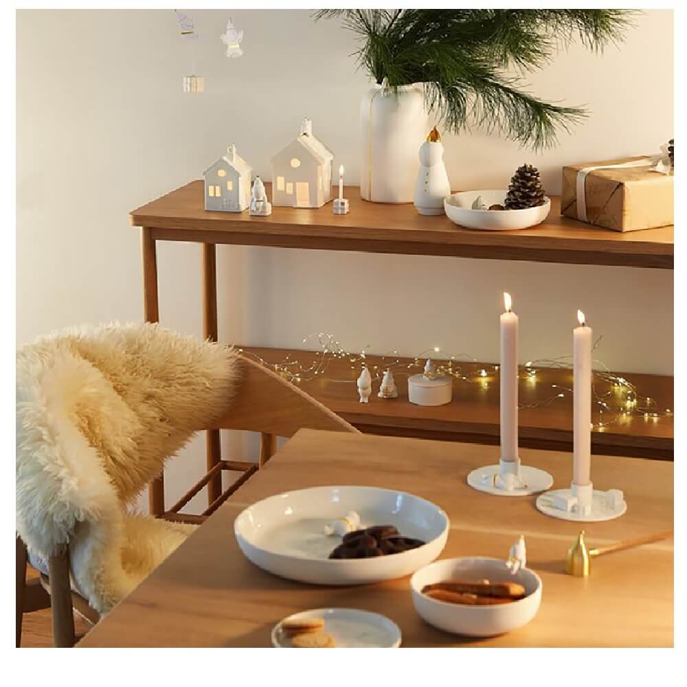 Figurine PERE NOEL assis sur un cadeau en porcelaine - Rader – Image 3